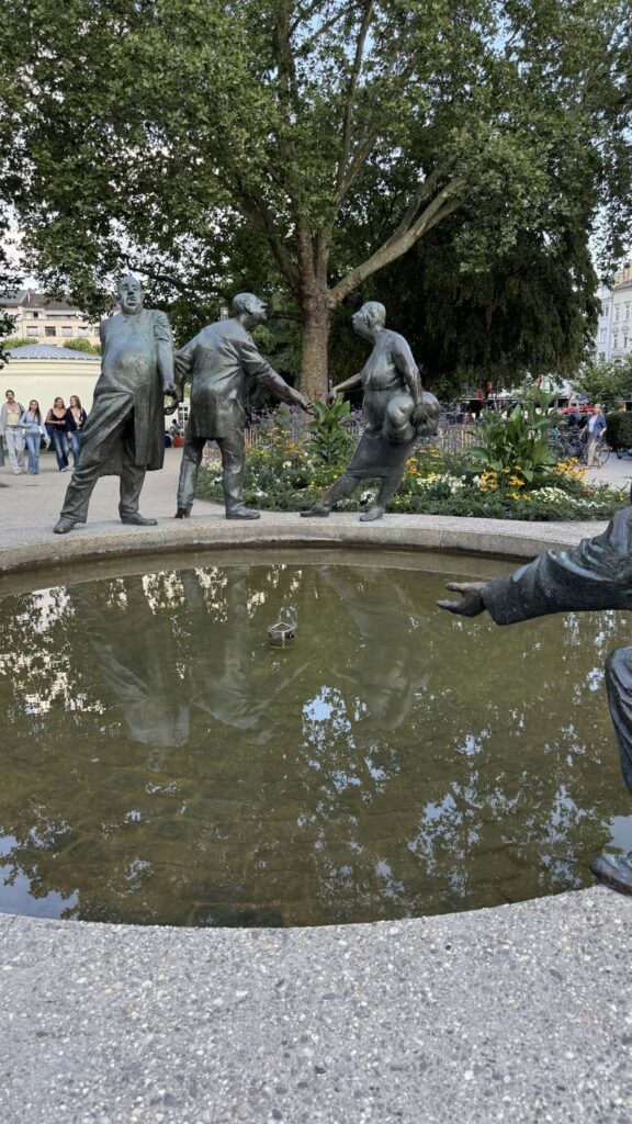 Groen Aken: citytrip met bos, biotuin en Karel de Grote 12 Aken - elisenbrunnen - beeld