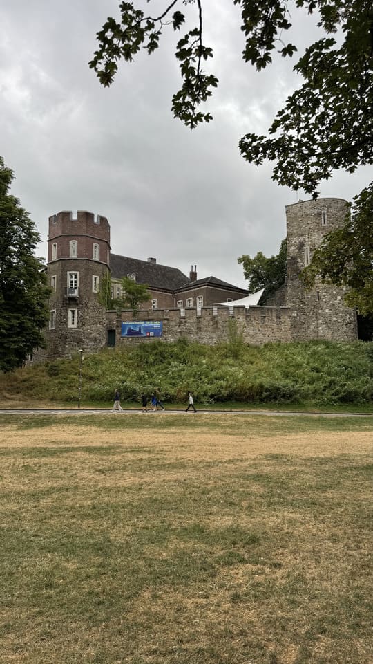 Groen Aken: citytrip met bos, biotuin en Karel de Grote 17 Aken - Frankenberger viertel - kasteel burg frankenberg
