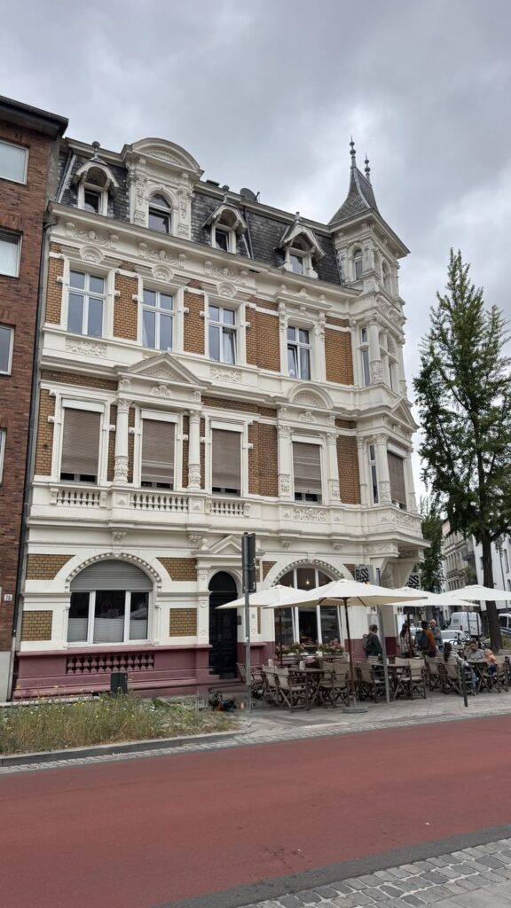 Groen Aken: citytrip met bos, biotuin en Karel de Grote 16 Aken - Frankenberger viertel - architectuur