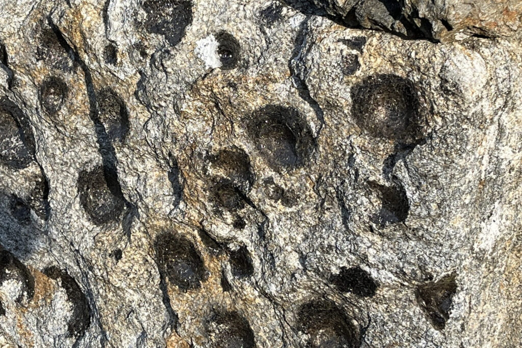 Arouca Geopark bevallende stenen in Castanheira