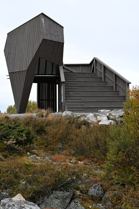 Dovrefjell Park - boulders - lookout point