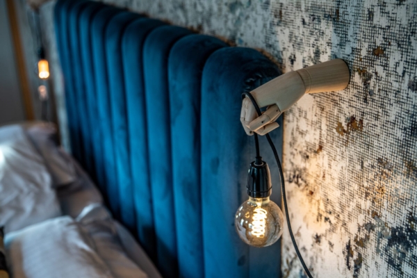 Erfgoed bossem - boerderijkamer - detail lamp