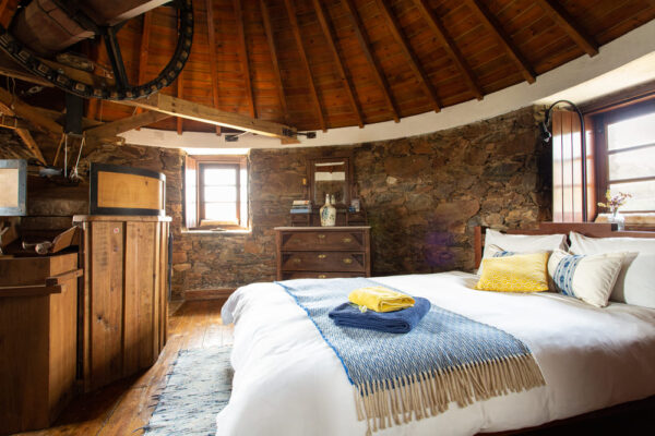 Moinhodafadagosa_bedroom with a double bed